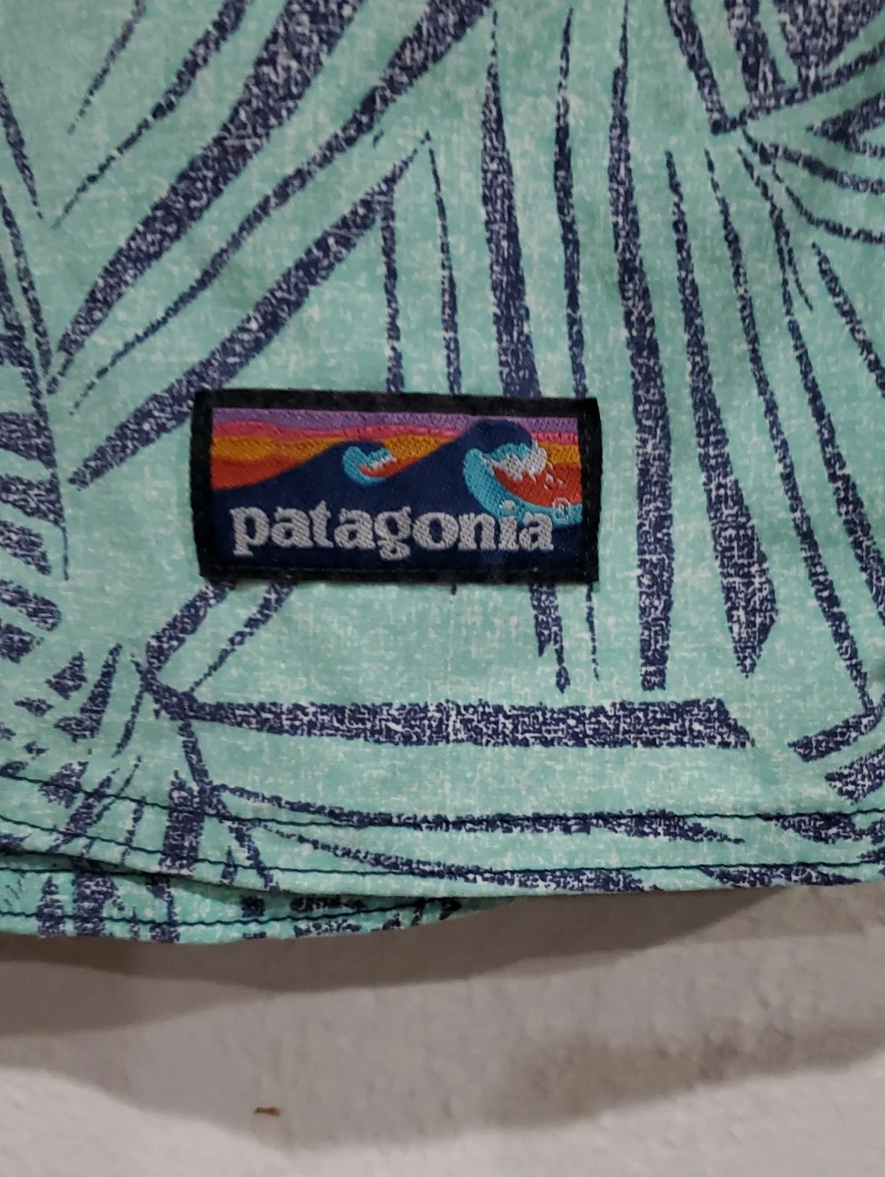 Patagonia Stretch Wavefarer Boardshorts In Rain Fern Speckle Green Size 30